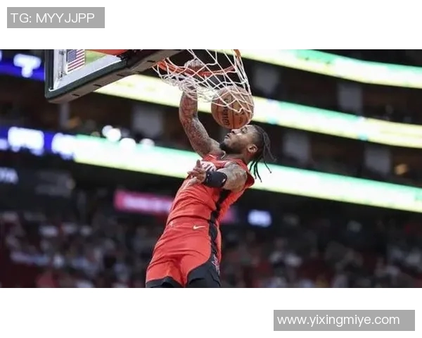 惠特摩尔半场三分失准,板表现依旧引人关注(惠特尼百科) 惠特摩尔半场三分失准,板表现依旧引人关注(惠特尼百科)